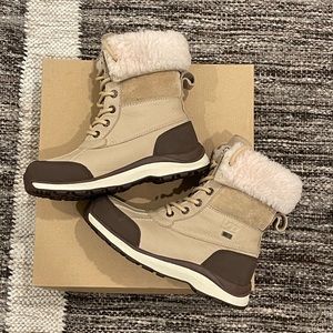 UGG Adirondack lll Boot - Sand